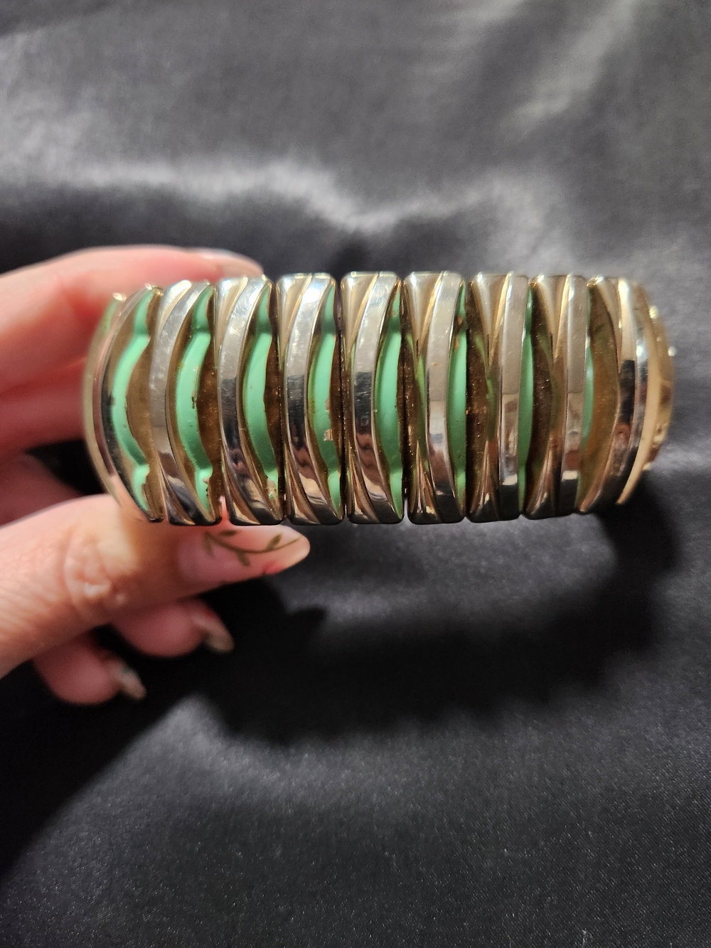 Vintage Harwood Leading Lady Mid-Century Mint Green Enamel Expansion Bracelet